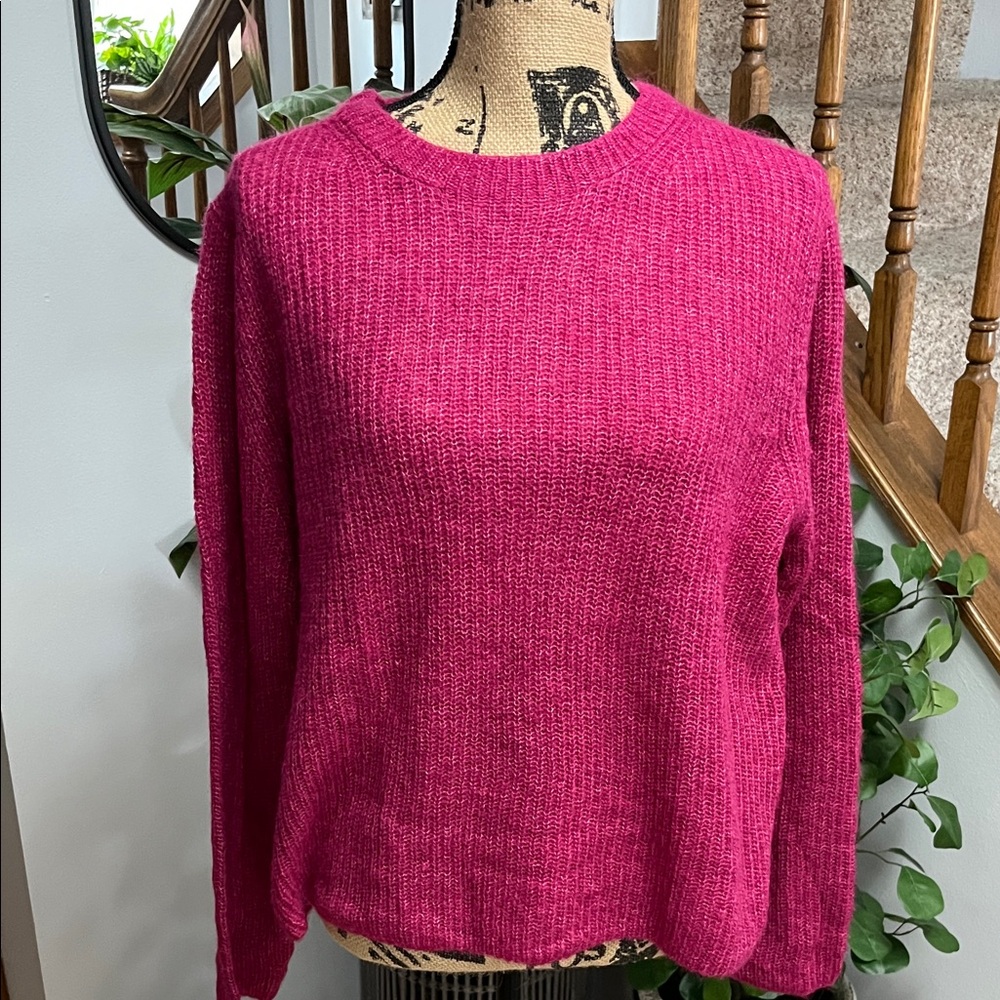 Banana Republic Fuchsia Crew Neck Sweater